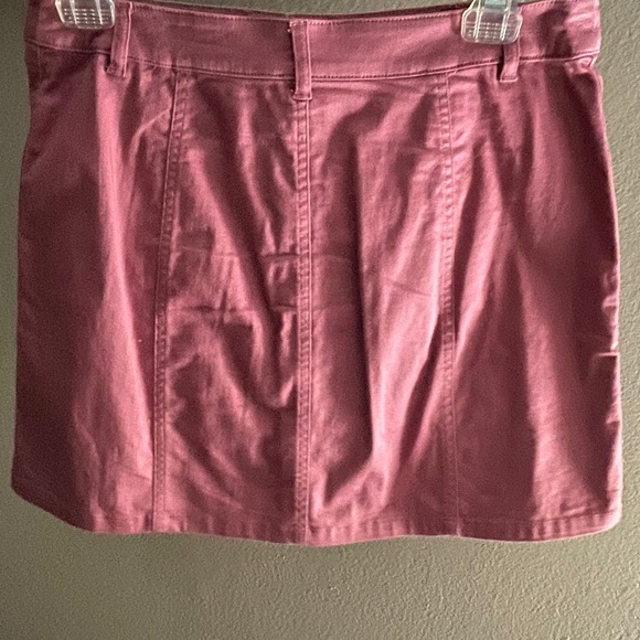 Skirt - Picture 3 of 3